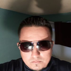 Meet your Posher, Lino